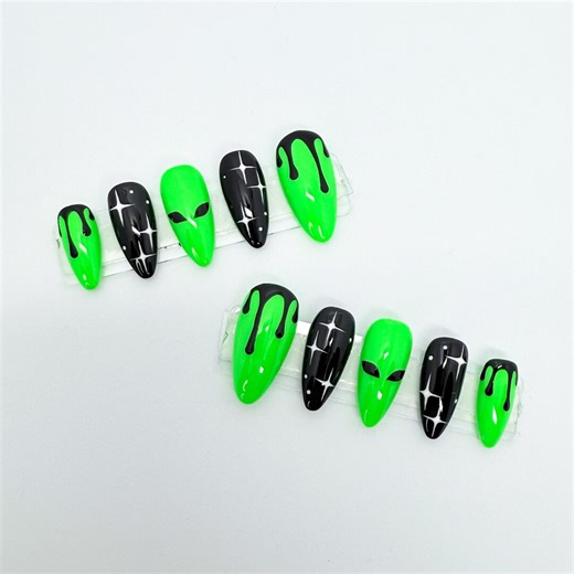 Alien Neon Green Press-on Nails | Alt False Nails | Emo Girl Nail Art | UFO | Birthday Halloween Gift - Etsy