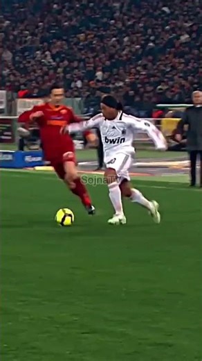 THE WIZARD RONALDINHO PRIME. #skills #ronaldinho