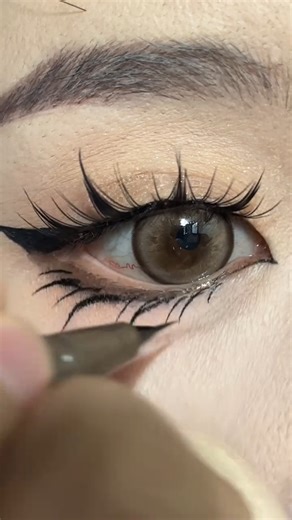 New Way to Draw Cat Eyeliner | Easy Beginner Tutorial 👁️✨Perfect Cat Eyeliner in Minutes #shorts