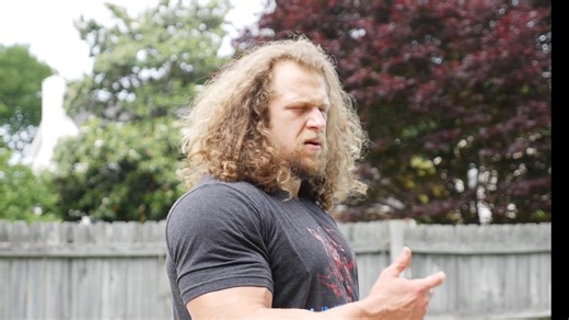 5.5K views | No pain, no gain! Flexing fitness underwater, because why not? #StrongMan #BodyBuilding #NoExcuses | AXN Asia | Facebook