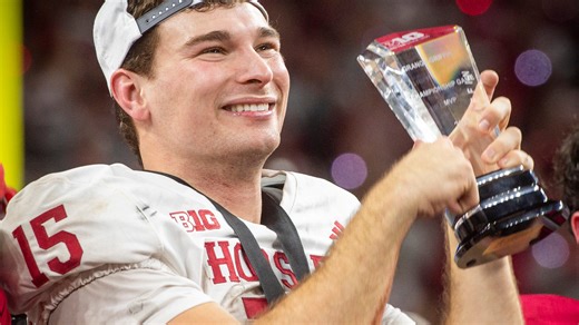 'Fernando' song craze captivates Hoosier fans ahead of title game