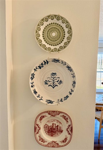 Create a Stunning Plate Wall in Your Kitchen