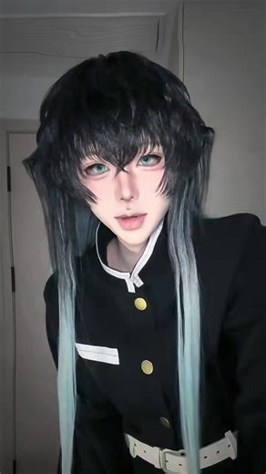 Muichirou和Inosuke的精彩Cosplay展示