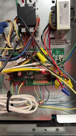 Replacing a damaged electronic board in a Heat Pump air conditioner