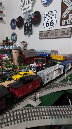 A long doubleheader! #modeltrains #video #train #subscribe #watch #facebook #friends
