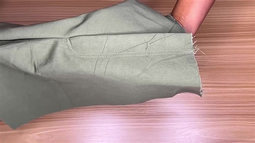 Saw this and decided to share to help someone learn. Follow for more sewing tutorials #sewingtutorialsforbeginners #sewingtutorial #sewingcommunity #zip #goviraltiktok #goviralgo #fyp