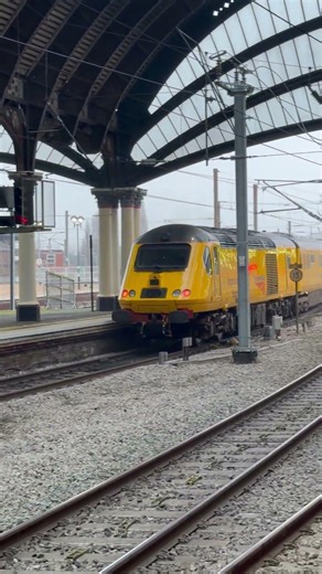 Class 43 HST InterCity 125 Train at York Station