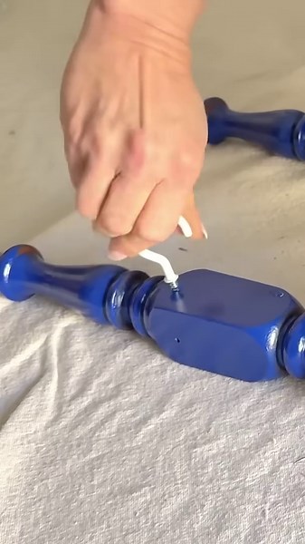 Who knew chair legs could do this?! 😮💍✨