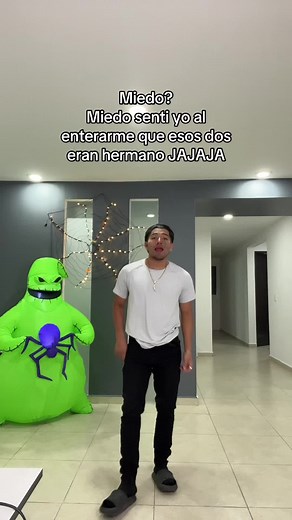 Alien Dance Challenge: Fun Moves with a Green Alien