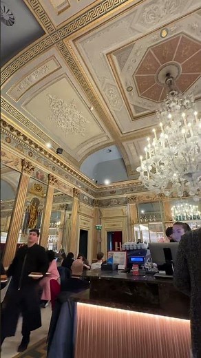 Sneaking into Torino’s Most Iconic Café ☕✨