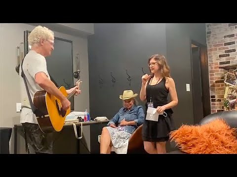 REO Speedwagon - "Keep On Loving You" Live With Lisa Loeb