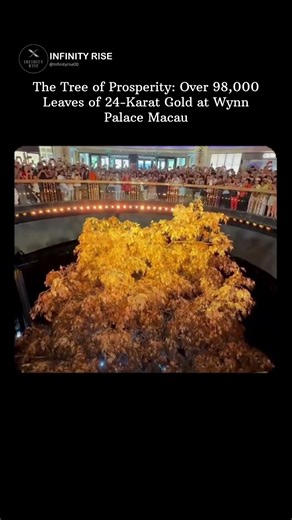 A tree with 98,000 pure gold leaves… only in Macau! 🌳💰✨