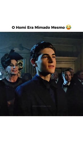 Ruan Monteiro on Instagram: "🎬 Gotham 🗓 ​Ano de exibição: 2014 – 2019 Gênero: Policial / Drama / Ação ✍️ ​Antes do Batman, havia GOTHAM. A série acompanha a ascensão do detetive James Gordon, interpretado por BEN MCKENZIE, em uma cidade consumida pela corrupção. Enquanto ele luta para manter a lei, acompanhamos o jovem Bruce Wayne, vivido por DAVID MAZOUZ, lidando com a perda dos pais, e a transformação de figuras icônicas como o Pinguim, interpretado por ROBIN LORD TAYLOR, e o Coringa, vivido