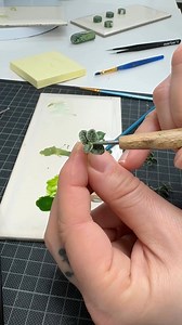 Miniaturist Astrid Wilk from Astrid Wilk Studio gives us a peek into how she achieves her extraordinary 1/12 scale floral minaitures. See this and more at the URBAN BLOOMS miniature flower show at Stems Brooklyn through June 15. #BloomsInBrooklyn | D. Thomas Miniatures