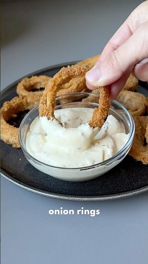 AIR FRYER ONION RINGS 🤤🧅 #easyrecipes #onionrings #airfryerrecipes