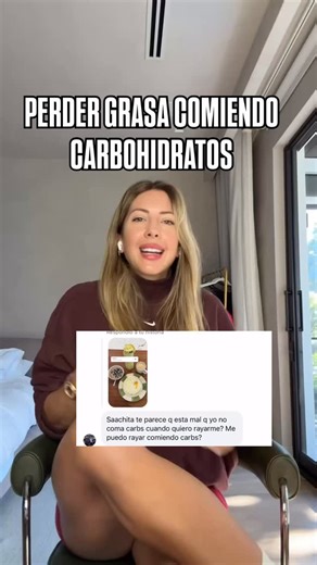 Sascha Barboza on Instagram: "Piérdanle el miedo a los carbohidratos , si bien cada cuerpo es distinto, y hay excepciones, en general los carbohidratos pueden ayudarte mucho! Los carbohidratos no son el enemigo; de hecho, cuando entrenas fuerza y buscas recomposición, cumplen funciones clave a nivel muscular y hormonal. Te ayudan a rendir mejor en el entrenamiento, recuperarte, mantener la fuerza y proteger la masa magra, que es lo que realmente te ayuda a “definir”. Además, cuando bajas demasia