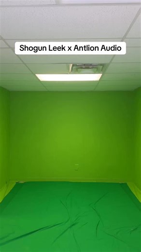 Malik Mallory on Instagram: "Shogun Leek x @antlionaudio , thank you for the hook up on the ModMic Wireless, we are ending the year with some crispy audio😤🔥 #fyp #shogunleek #antlionaudio #modmicwireless #metaquest3"