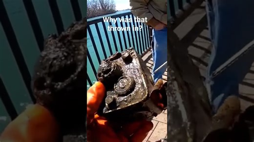 Antique Camera Found Magnet Fishing!