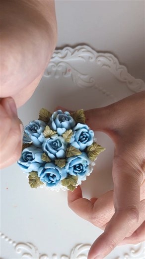 1.5K views · 1.8K reactions | Look at these pretty blue roses朗...