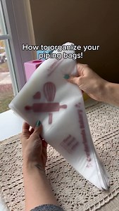 💕piping bag organizers!!! these are still definitely one of my favorite and most used decorating tools! 🙌 Before, I had a bunch of different sized bags laying all around in my rolling cart and it was always so unorganized with bags all over 🙃🙂 so I decided to do something about it and I designed and 3d printed these organizers!! It’s become one of my best selling designs and it makes me soooo happy that a lot of fellow decorators find these as helpful as I do 🥹🫶💕 There are two designs of 