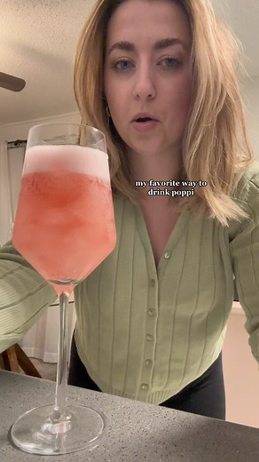 I’ve been a poppi fan for awhile, and this drink is just *chefs kiss* 🫶 #mocktailrecipe #dryjanuarydrinks #dryjanuary #drinkoftheday #poppi #beveragegirly #vlogger #kansascity