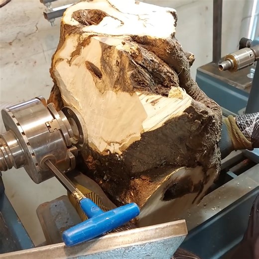 1.3M views · 1.3K reactions | Woodturning Japan Maple Root from a Tree Branch | DIY & Crafts | Facebook