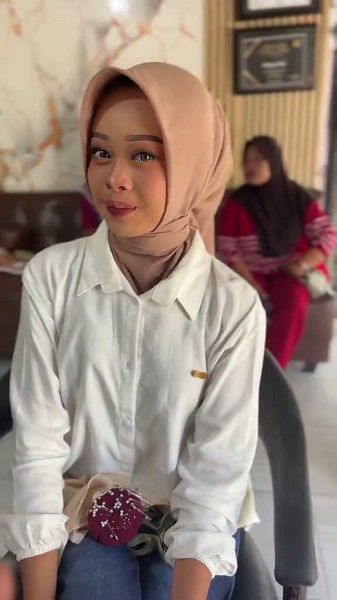 make up background biru yg mau di buku nikahnya gk biasa” aja ya kak 😅 #fyppppppppppppppppppppppp #makeup #fypdongggggggggシ #backgroundbiru