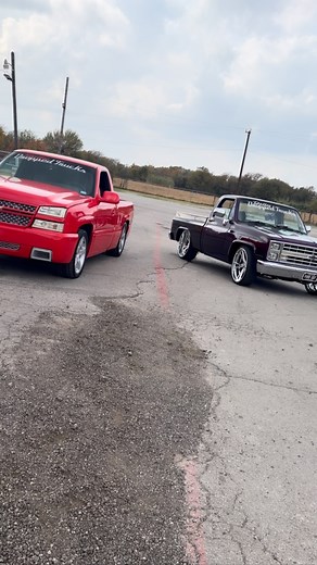 Going Down Tomorrow at @yellobelly.dragstrip 🏁 Follow @dallasdroppedtrucks Zumbando Truck and Car Show @yellobelly.dragstrip Pull Up Saturday November 22nd 🗓️ Family Event for all Ages‼️ NEW TIME! 4PM-10PM 🚗 🛻🏁💨 —————————————— Entry at the Drag Strip Cash Only 🎟️ $20 GENERAL ENTRY PLUS ⤵️ $10 TO RACE 🛻💨 —————————————— AWARDS🏆 CASH PRIZES 💰 RACING🛻🏁 VENDORS 👕 FOOD🍔 SHARE SHARE SHARE‼️ | Dallas Dropped Trucks