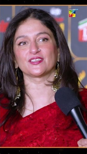 Elegance Meets Timeless Charm As Nadia Jameel #HUMAwards #10thHUMAwards #PakistaniStars