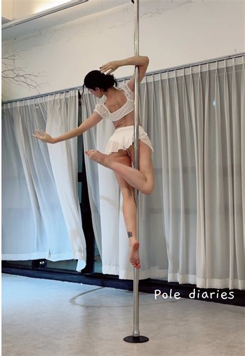 Beginner-Friendly Spinning Pole Flow Techniques