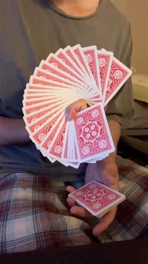 This will test your dexterity. Carnahan fan quick tutorial #cardistry #magic #playingcards
