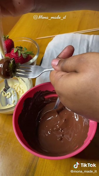 Creamy Strawberry Milkshake Recipe | Jamaican Lasco Ice-Cream