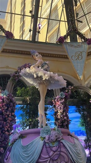 Spring Display at the Bellagio Hotel in Las Vegas #lasvegas #Flowers #Ballerina #travelshorts