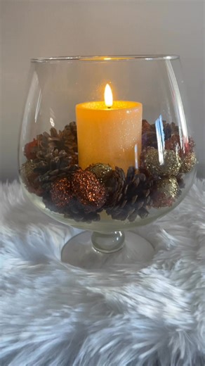 Fall Centerpiece Idea. #centerpiecesideas #fallstyle #fallseason | Chen Chu