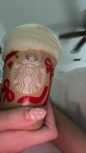 Starbucks asmr sorry it’s a short video but will be posting my 10k special tomorrow 💗💗💗 #asmr #starbucks #lofiasmr #lowqualityasmr #tingles