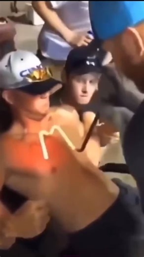 ‎دکتۆر میرخان جاف‎ on Instagram‎: "بۆ سووتاوی بەهۆی بەرکەوتنی ئاسنی گەرم، ئەگەر سووتاوییەکە لە پلەی یەکەم یان دووەمی سووک بێت، باشترین و باوترین مەڵهەمەکان لە دەرمانخانەکان دەستدەکەون ئەمانەن: ١. مەڵهەم چارەسەر Mebo (مێبۆ) بەناوبانگترین و کاریگەرترین مەڵهەم بۆ سووتاوی. یارمەتی نوێکردنەوەی خانەکانی پێست دەدات و ئازار کەمدەکاتەوە. Flaminal Hydro / Forte جێڵێکی زۆر باشە بۆ پاککردنەوەی برینەکە و خێرا چاککردنەوەی پێستەکە. ٢. مەڵهەمی دژەبەکتریا (بۆ ڕێگری لە هەوکردن) Silver Sulfadiazine (وەک Flamazine)