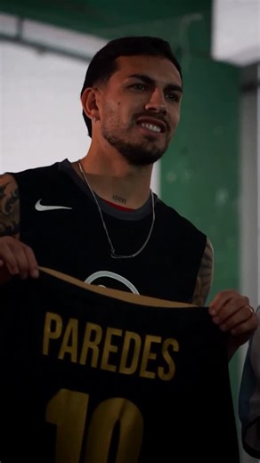 LÍRICO IMAGEN on Instagram: "Backstage mode 🎬 Así se vivió desde adentro el rodaje con Nike, @leoparedes20 y @trueno #F90 🔥"