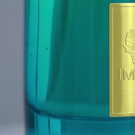 Discover the essence of sophistication with Riiffs Imperial Blue. 🌿🍋🍎 ✨ Top Notes: Mint, Lemon, Apple 🌿 Middle Notes: Vetiver, Geranium, Moss 🌲 Base Notes: Tonka Beans, Cedarwood, Vanilla Whether it's a special occasion or an ordinary day, let the irresistible fragrance of Riiffs Imperial Blue boost your confidence and leave you feeling fresh for hours. Suitable for all skin types and perfect for daily wear, this luxurious scent makes an ideal gift option. #maldivestiktok #rajjetiktok #vira