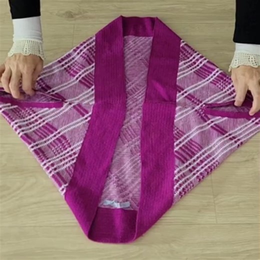 I transformed my friend's unused clothes for her daughter. | Sewing Tricks