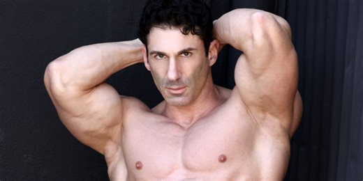 Adult Film Star Queen Sir JET Calls Out Major Studios In New Song