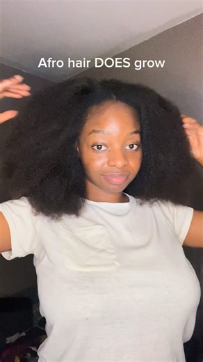 ✨AlicosGlow✨ on Instagram: "Don’t let them lie to you! Your hair can and DOES grow🪮 #afro #curlyhair #washday #alicosglow"