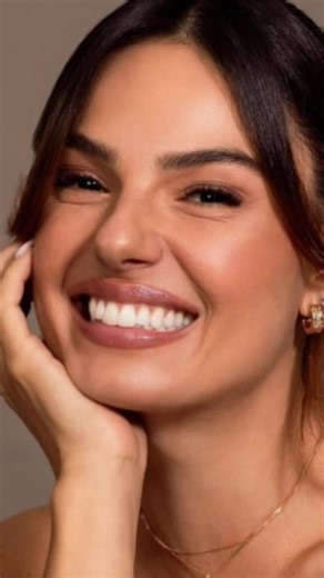 Isis Valverde, você é uma sereia que encanta a todos com seu talento e sua beleza. Feliz aniversário, que você realize todos os seus sonhos. #IsisValverde #Sereia #Parabens #IdentidadeHistorica