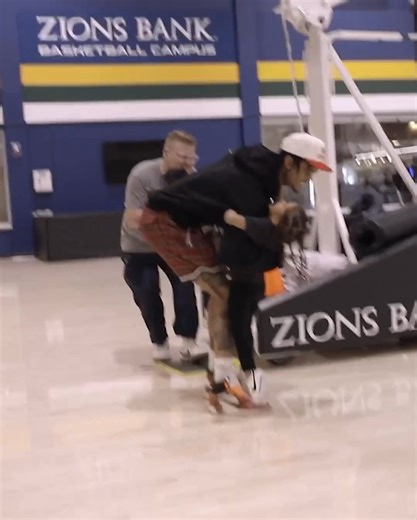 33K views · 573 reactions | JAZZMAN JC SIGNING OUT  Celebrating 6 seasons in Salt Lake City for Jordan Clarkson:  342 games  Reg. Season: 17.5 PTS  Playoffs: 17.3 PTS  2021 6th Man of the Year  4th in Jazz history, 3-pointers  1st in Jazz history, bench scoring (16.8 PTS) On to the next chapter for the #RepublikaNgNBA's pride  (via Utah Jazz) #NBAPhilippines #NBASpotlight | NBA Philippines | Facebook