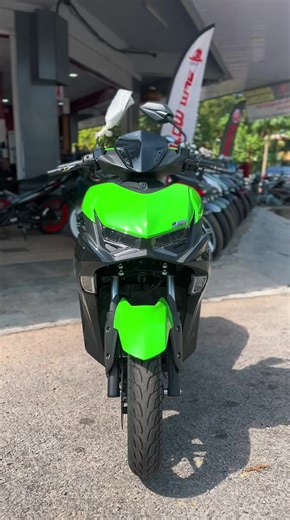 💚 AVETA NOVA 160 — MANTIS GREEN (LIMITED EDITION) Warna paling menyerlah untuk model 2026. Karakter agresif & eksklusif. ✔ 159.3cc Liquid Cooled ✔ Dual Channel ABS ✔ Traction Control ✔ Smart Key System ✔ Full LED & TFT Meter Edisi terhad. Unit tersedia di SLM Motorport. #SLMMotorport #AvetaNova160 #MantisGreen #LimitedEdition #MotorBaru