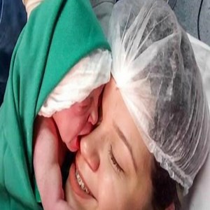 853K views · 83K reactions | So sweet first moments contact with mom 殺 #Newborn #Baby | Dogs US | Facebook