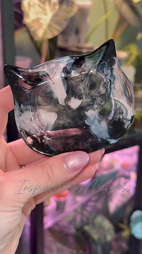17K views · 208 reactions | The cutest little kitty cat tray/ trinket dish you ever did see! Mold from@resinqueenshop Resin from Let's Resin #resinart #resin #resinpour #resintutorial #inspiredbymemms #letsresin #satisfying #resinart #resinoftheday #resinofinstagram #artistsofinstagram #alcoholink #alcoholinksandresin #kitty #cat #resintray | InspiredbyMemms | Facebook