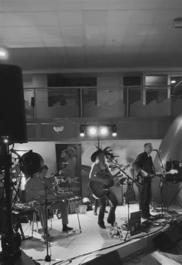 Drawn to You is OUT NOW 🖤 #originalsong #drawntoyou #meganknight #countrymusic #drawntoyoumeganknight