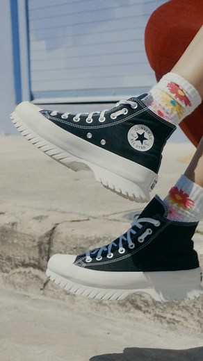 Estamos amando las Chuck Taylor All Star Lugged 2.0💖 Brilla con cada pisada, más cómodas y con estilo. #CreateNext ★》 . Recuerda que puedes comprar tus Converse originales a través de nuestras tiendas físicas o distribuidores autorizados. Conoce más en el link de nuestra bio. | CONVERSE