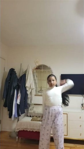 bloodline blooper my nail almost broke and i scratched myself 😭