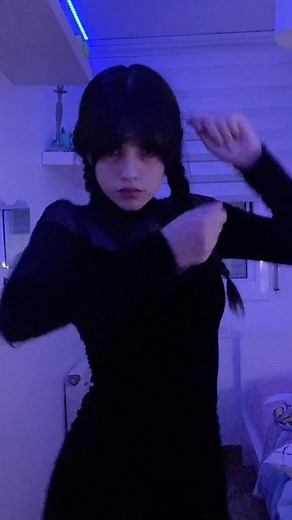 ALT Vibes: Grunge | Punk | Goth ⛓️‍💥 on Instagram: "I love this dance ✨ @grungehit for more !!! . . Credit @soyniia 💜 #wednesdayaddams"